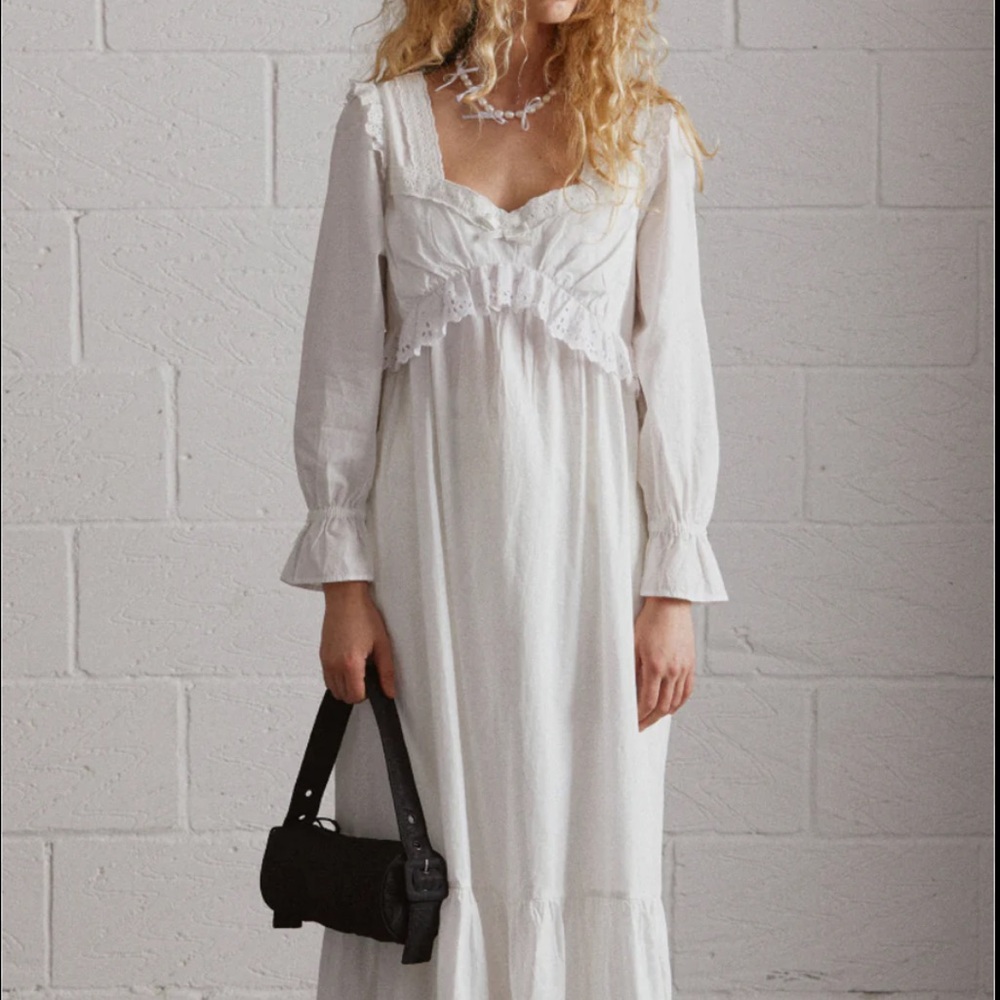White Long Sleeve Sweetheart Sundress with Bishop Sleeves